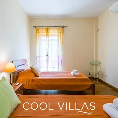 Holiday home Acquamarina - 5 Bedroom, Water Front *