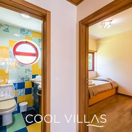 Acquamarina - 5 Bedroom, Water Front Албуфейра